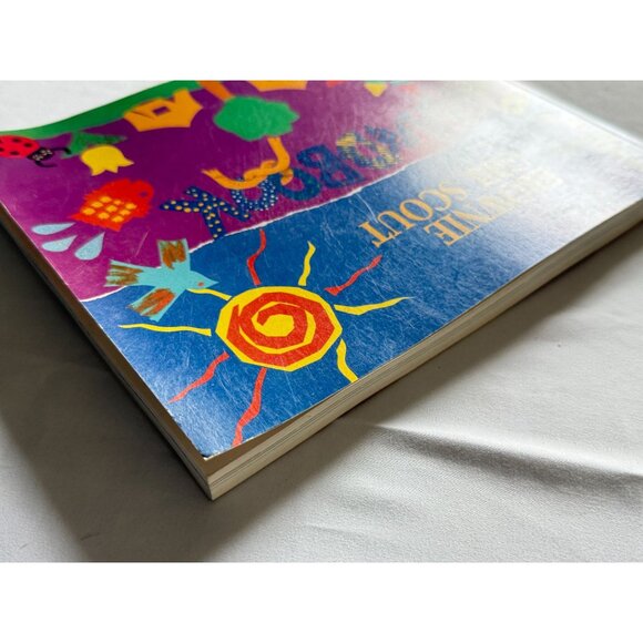 Vintage Brownie Girl Scout Handbook 1993 Paperback Book Guide - Picture 3 of 9